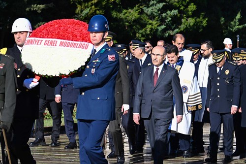 Türk Polis Teşkilatı Anıtkabir’de 