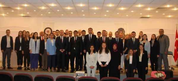 İzmir ilinde EGM Hukuk Birimleri Hizmet İçi Eğitim ve Değerlendirme Semineri   düzenlenmiştir.